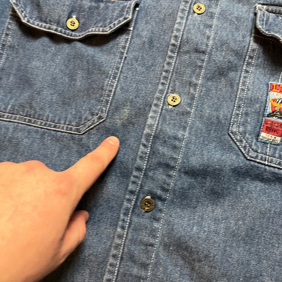 Vintage Warner Bros Shirt Size XL Blue Denim Button Collared Cartoon KC - Picture 3 of 4